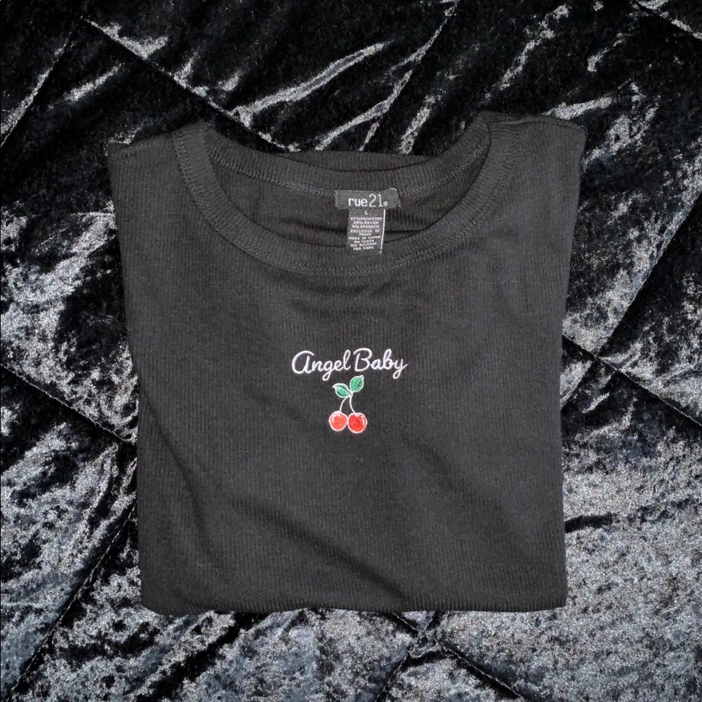 “Angel Baby” short sleeve fitted top!